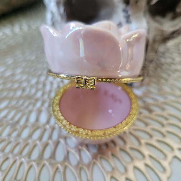 Mary Kay Rose Trinket Box Ceramic Pearl Luster Hinged Gold Trim Collectible - Picture 4 of 11